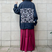 Load image into Gallery viewer, Linea Kawaii Giacca Tommy Hilfinger con patch /foulard Vivienne Westwood
