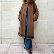 Load image into Gallery viewer, Maxi cardigan /cappotto Callaghan  by Romeo Gigli marrone 80s
