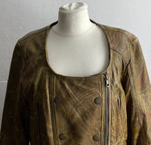 Load image into Gallery viewer, Giacca Etro vintage in pelle

