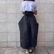 Load image into Gallery viewer, Hakama  gonna  tradizionale giapponese
