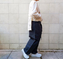 Load image into Gallery viewer, Blusa Michiko koshino , in cotone color panna con stampa , onesize
