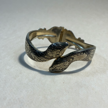 Load image into Gallery viewer, Bracciale serpenti 80s
