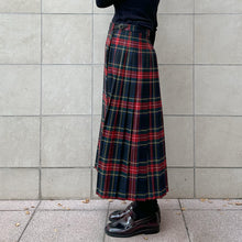 Load image into Gallery viewer, Kilt lungo in check rosso nero 80s
