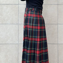 Load image into Gallery viewer, Kilt lungo in check rosso nero 80s
