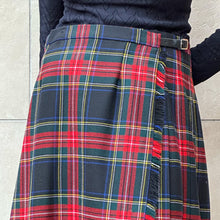 Load image into Gallery viewer, Kilt lungo in check rosso nero 80s
