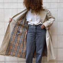 Load image into Gallery viewer, trench Burberry vintage 80s
