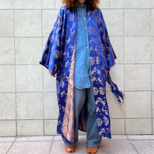 Load image into Gallery viewer, Kimono made in China Dragon , blu e oro  vintage
