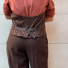 Load image into Gallery viewer, Completo giacca gilet pantalone marrone paillettes 80s
