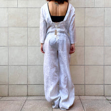 Load image into Gallery viewer, Jumpsuit in jacquard di lino bianca 90s
