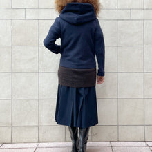 Load image into Gallery viewer, Giacca con cappuccio  Trench , in lana blu
